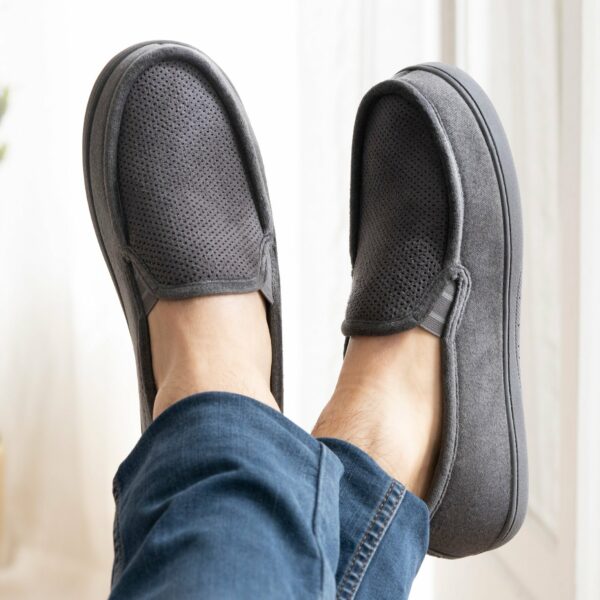 Isotoner - Chaussons mocassins Homme velours Gris