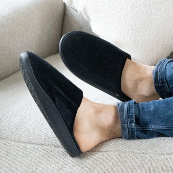 Isotoner - Chaussons mules Homme Noir Chevrons
