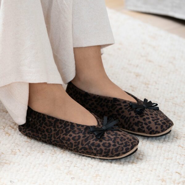 Isotoner - Chaussons ballerines Femme Leopard